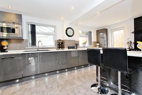20 Dovestone, Wilnecote, Tamworth, B77 4PB