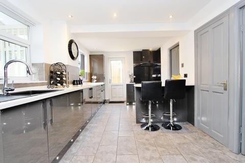20 Dovestone, Wilnecote, Tamworth, B77 4PB