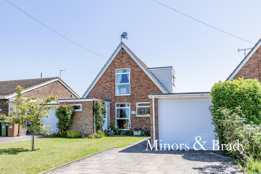 Waveney Drive, Hoveton 2 bed detached bungalow £300,000