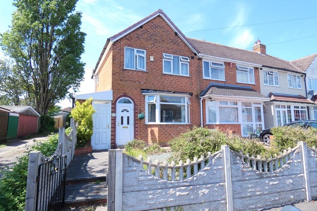 Waddington Avenue, Great Barr, Birmingham 3 bed semidetached house £