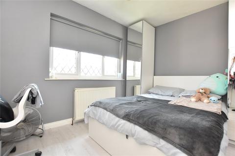 2 Beacon Grove, Morley, Leeds, LS27 9HJ