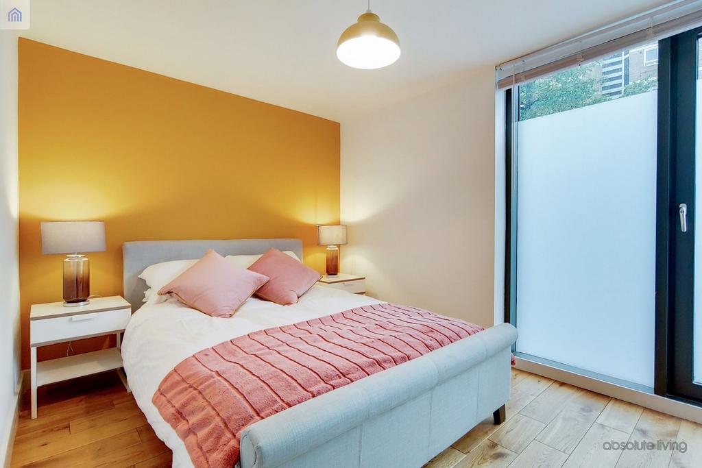 Gwynne Road, Battersea Village SW11 2 bed apartment £400,000