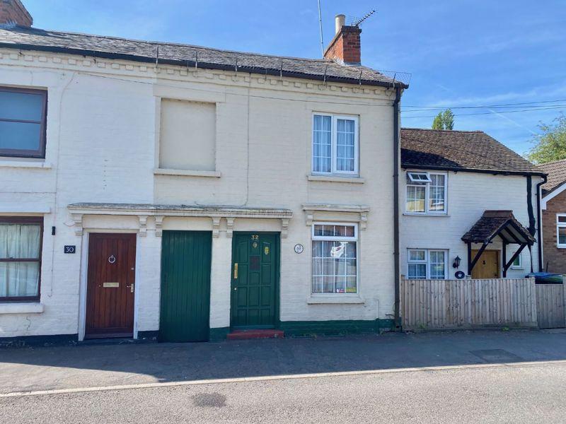 School Road, Alcester 2 bed cottage £200,000