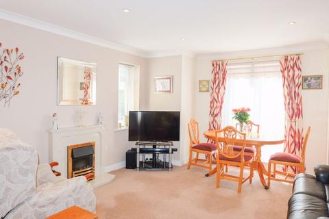 10 Grange Drive, Streetly, Sutton Coldfield, B74 3DT