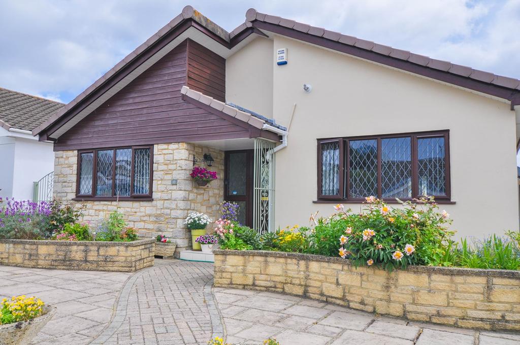 Gleneagles Close, FERNDOWN, BH22 2 bed bungalow £415,000