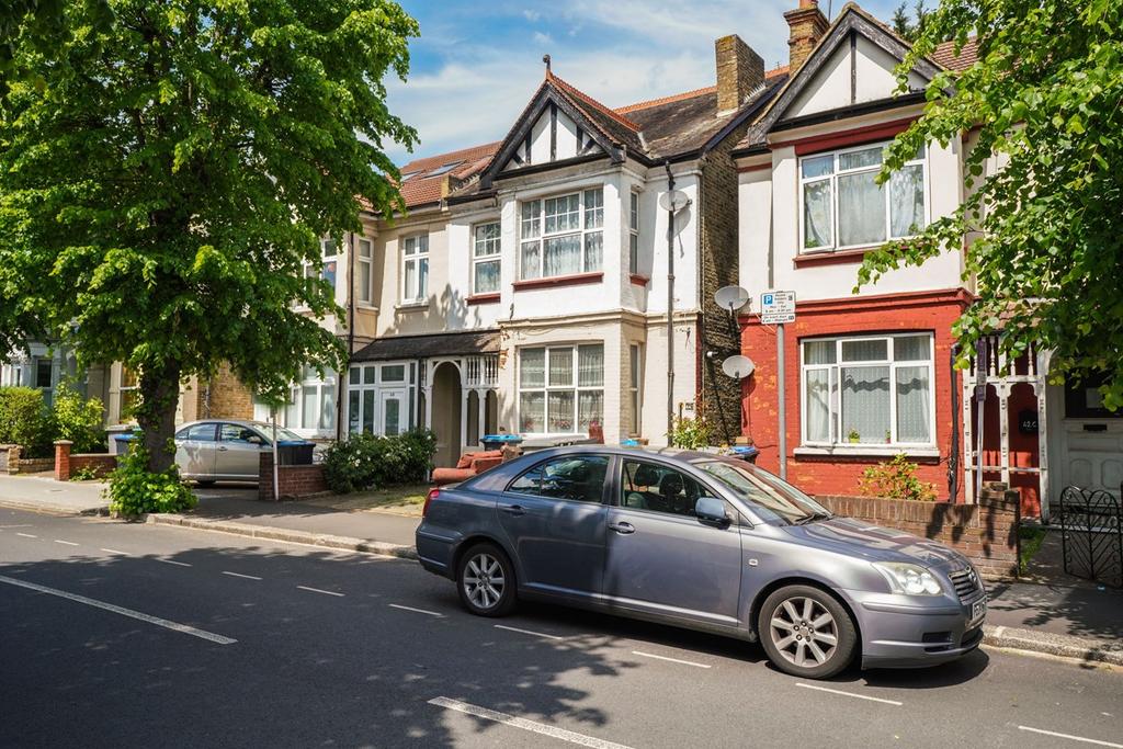 Chaplin Road, Wembley, HA0 1 bed flat £265,000