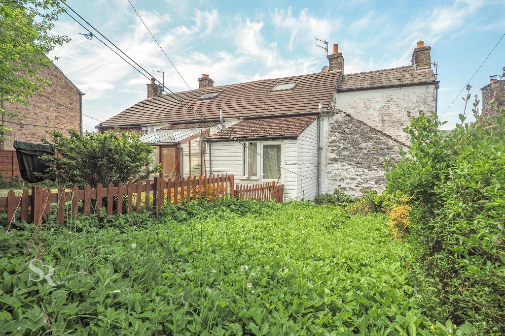 Old Road, Whaley Bridge, High Peak, Derbyshire, SK23 7LF 2 bed end of