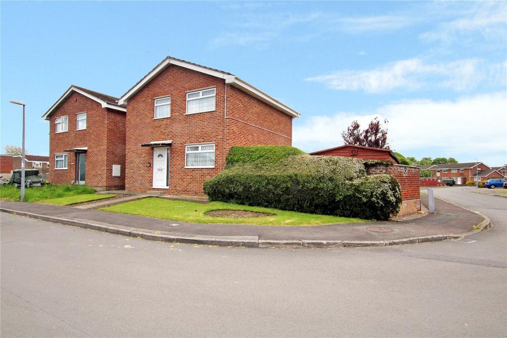 Elmore, Eldene, Swindon, Wiltshire, SN3 3 bed detached house £260,000