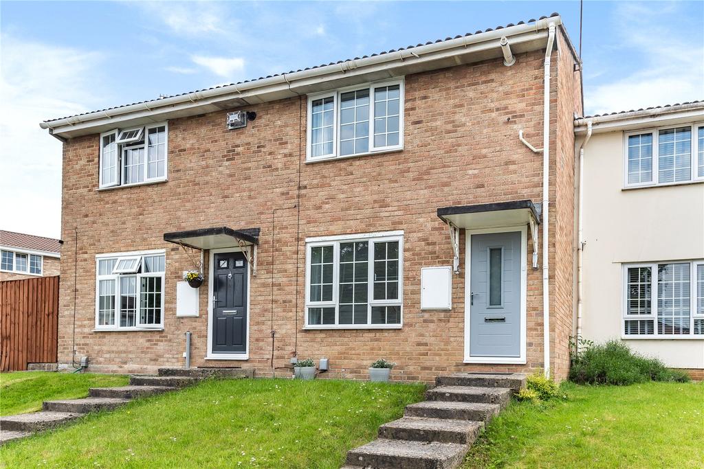 Avonmead, Greenmeadow, Swindon, SN25 2 bed terraced house £210,000