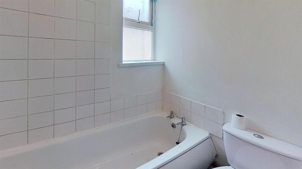Cromwell Road, Eastney, Portsmouth 1 bed flat £650 pcm (£150 pw)