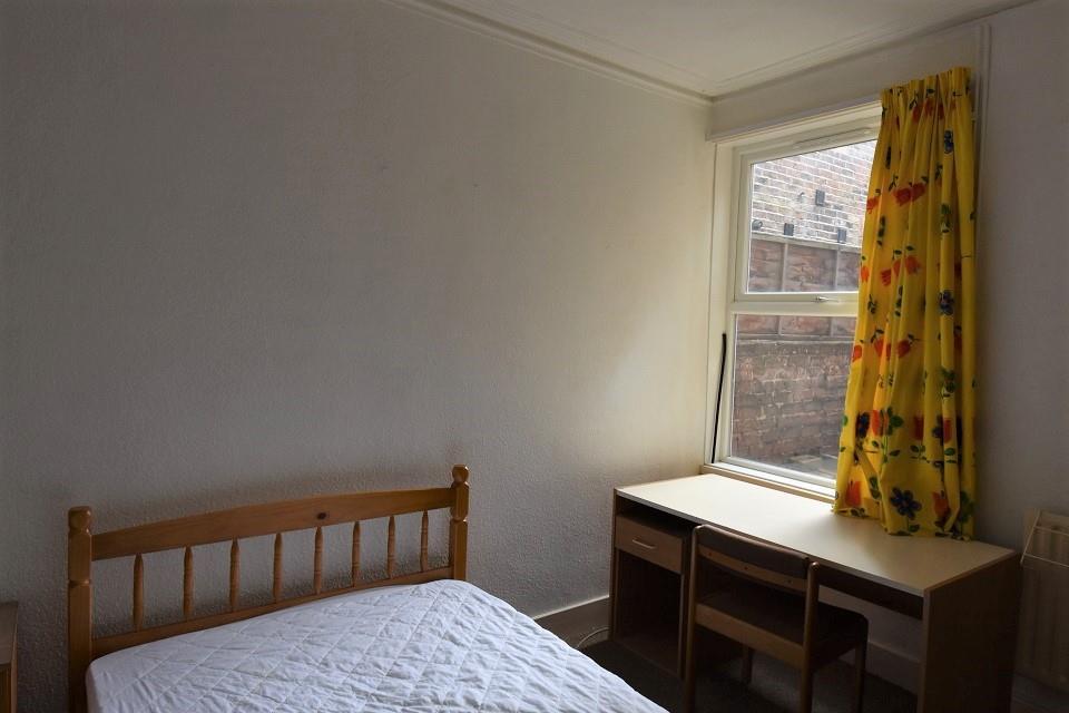 Inglis Road, Southsea, Portsmouth 5 bed terraced house £2,275 pcm (£