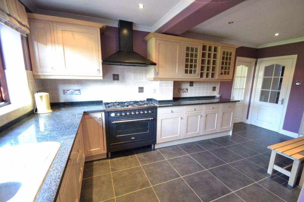 CARNABY ROAD, BROXBOURNE 5 bed house £2,700 pcm (£623 pw)