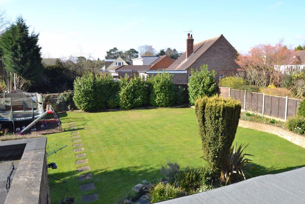 CARNABY ROAD, BROXBOURNE 5 bed house £2,700 pcm (£623 pw)