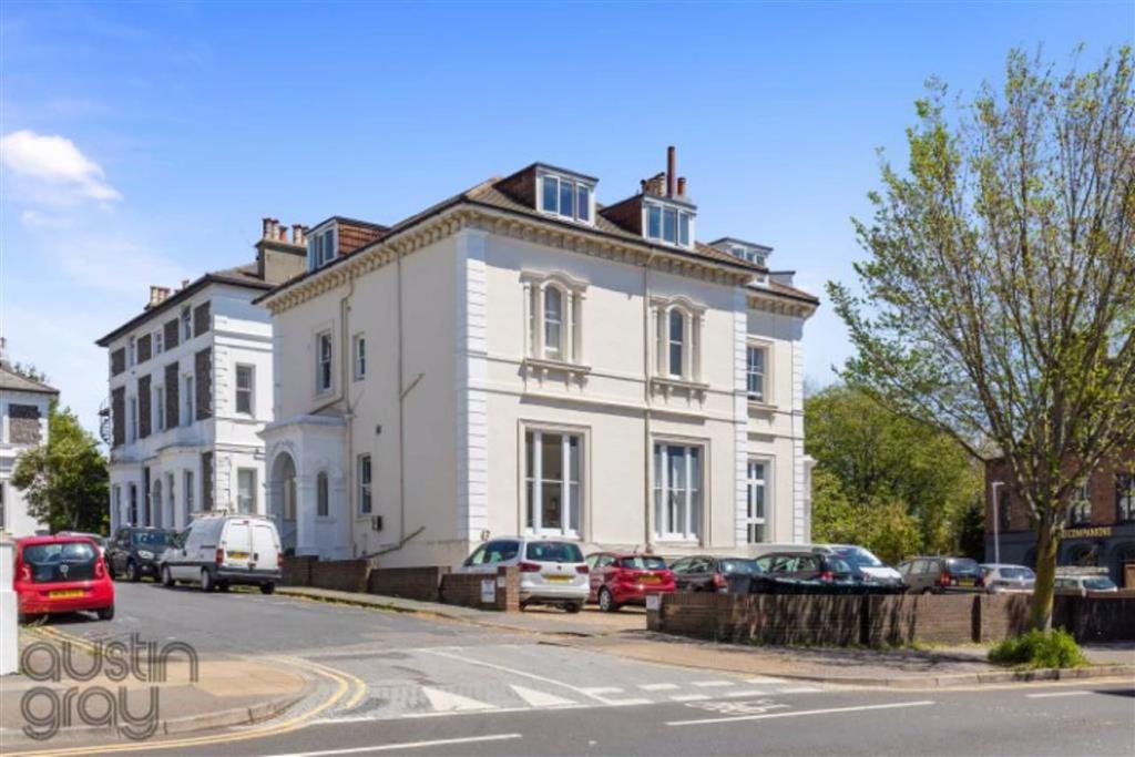 Belmont Court, Belmont, Brighton 3 bed flat for sale £550,000
