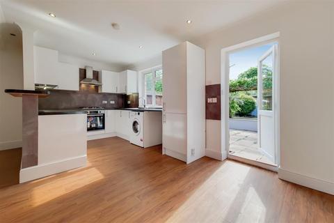 16 Ascham End, London, E17 5EB