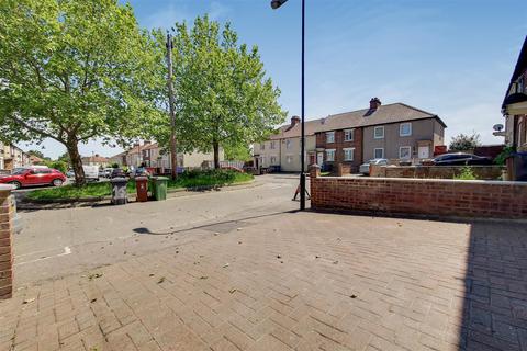16 Ascham End, London, E17 5EB