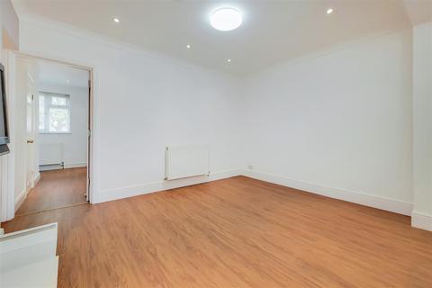 16 Ascham End, London, E17 5EB