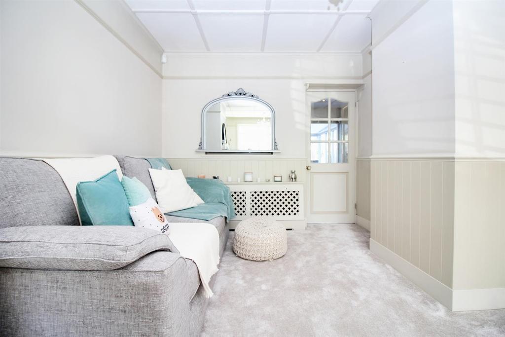 River Avenue, Hoddesdon 2 bed end of terrace house £419,995