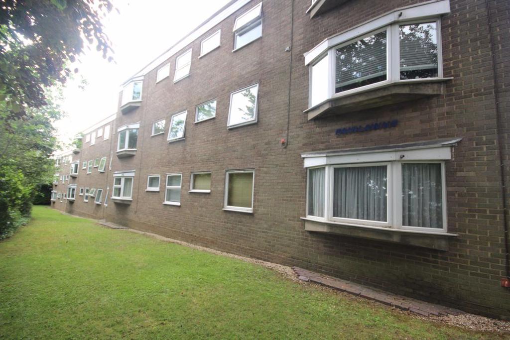 London Road, Brentwood 2 bed flat £1,000 pcm (£231 pw)