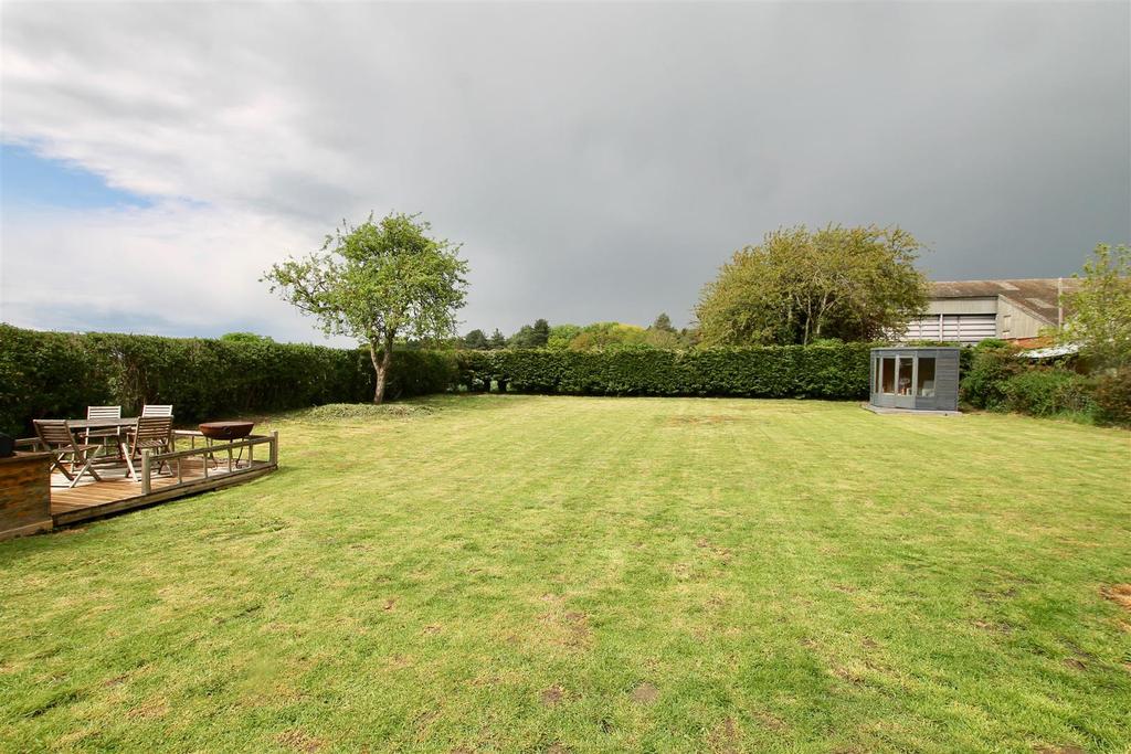 Malborough Farm, Aubourn, Lincoln 3 bed house £825 pcm (£190 pw)