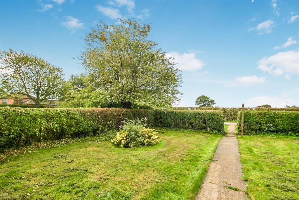 Malborough Farm, Aubourn, Lincoln 3 bed house £825 pcm (£190 pw)