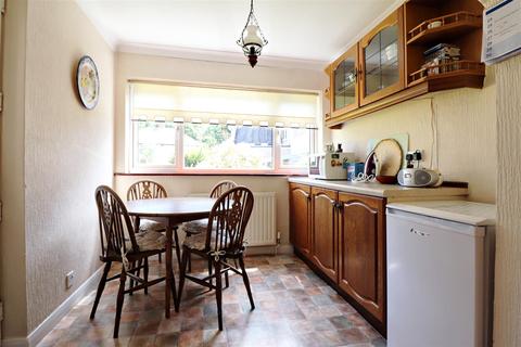 68 Pinnacle Hill, Bexleyheath, DA7 6AG
