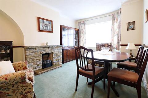 68 Pinnacle Hill, Bexleyheath, DA7 6AG