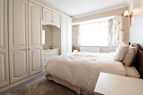 68 Pinnacle Hill, Bexleyheath, DA7 6AG