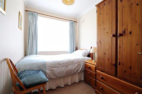 68 Pinnacle Hill, Bexleyheath, DA7 6AG