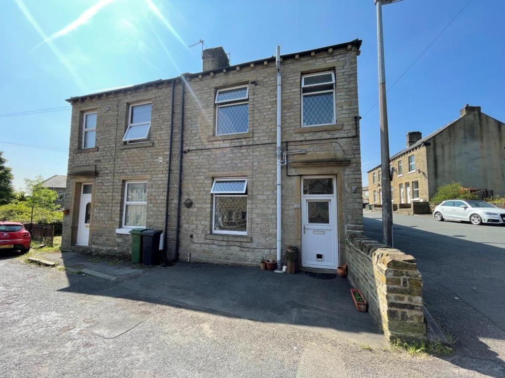 Leymoor Road, Huddersfield 1 bed terraced house £85,000