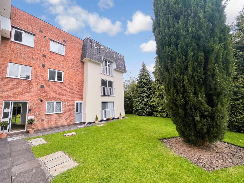 Kenilworth Road, Leamington Spa 2 bed apartment £255,000