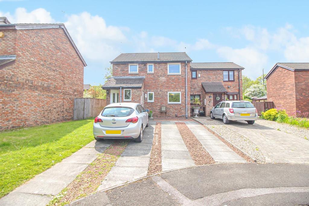 Stuart Court, Kingston Park, Newcastle Upon Tyne 1 bed ground floor