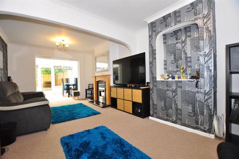 18 Barn Close, Cradley Heath, B64 7NQ