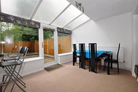 18 Barn Close, Cradley Heath, B64 7NQ