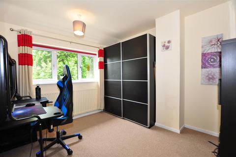 18 Barn Close, Cradley Heath, B64 7NQ