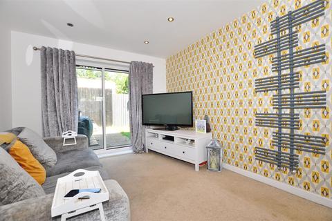 15 Dencil Close, Halesowen, B63 2DR