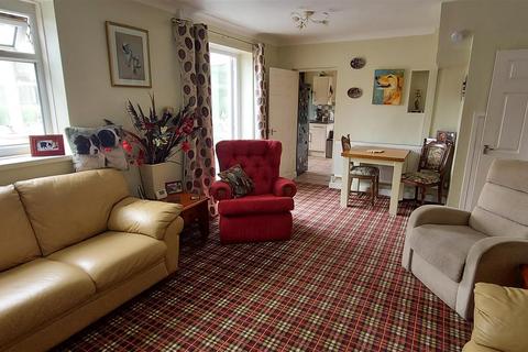 11 Brynymor, Burry Port, SA16 0LA