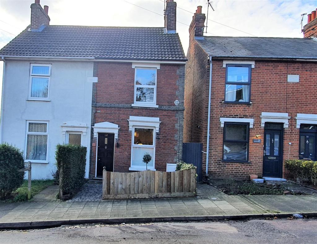 North Hill Road, Ipswich 3 bed semidetached house £875 pcm (£202 pw)