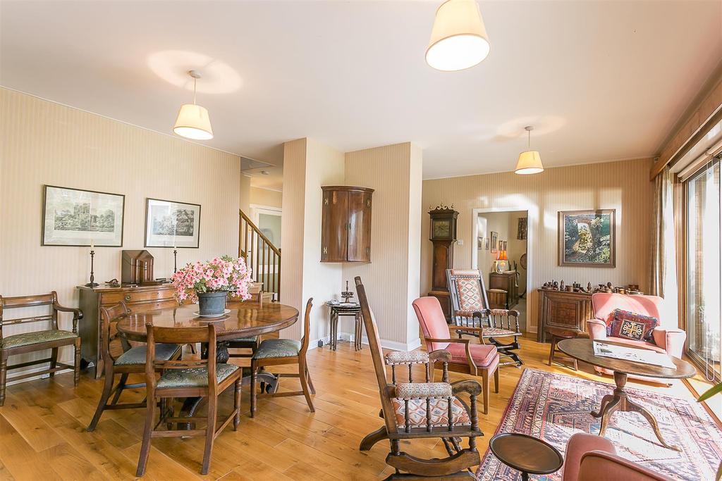 Dining/Family Room