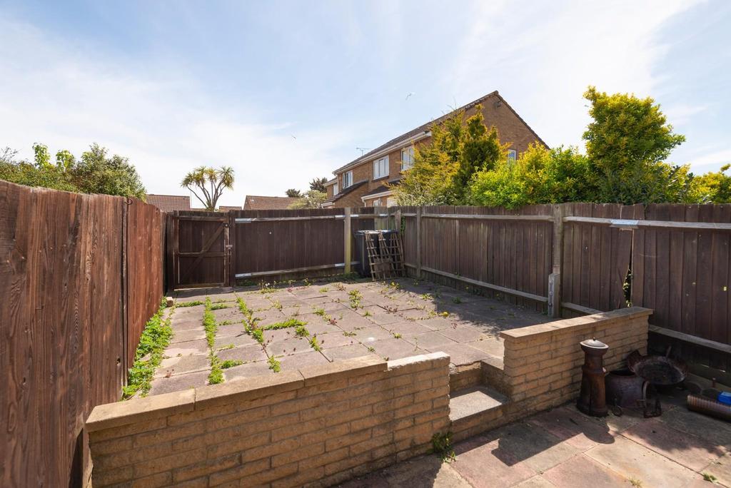 Crundale Way, Cliftonville, Margate 2 bed terraced house £260,000