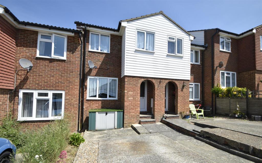 Field Way, St. LeonardsOnSea 3 bed house £1,100 pcm (£254 pw)