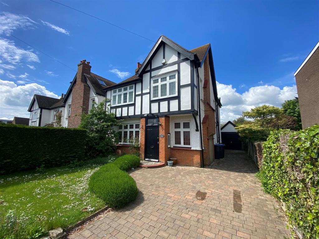Wallace Avenue, Worthing 4 bed detached house £625,000