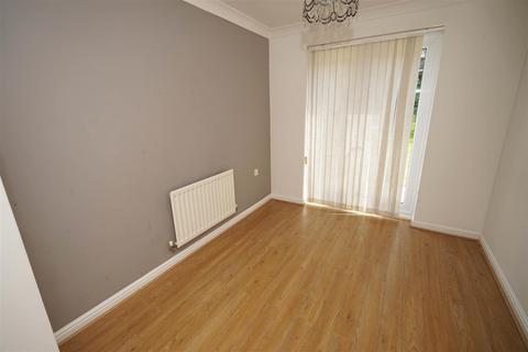 17 Abbeylea Drive, Westhoughton, Bolton, BL5 3ZD