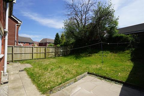 17 Abbeylea Drive, Westhoughton, Bolton, BL5 3ZD