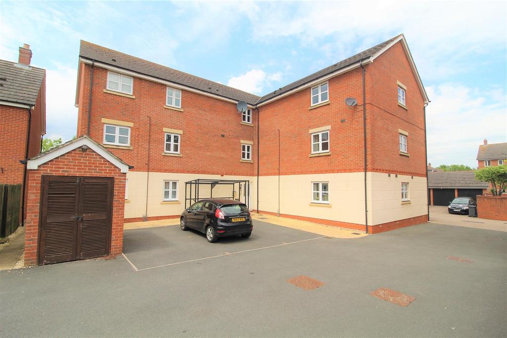 Boughton Way, Gloucester 2 bed apartment £130,000