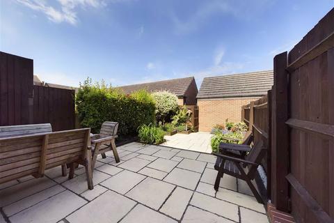 27 Woodvale Kingsway, Quedgeley, Gloucester, GL2 2AU