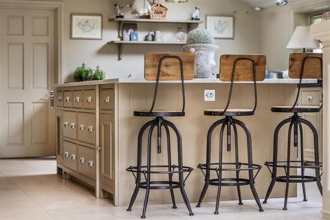 Lantern House Christmas Hill, Shalford, Guildford, GU4 8HW
