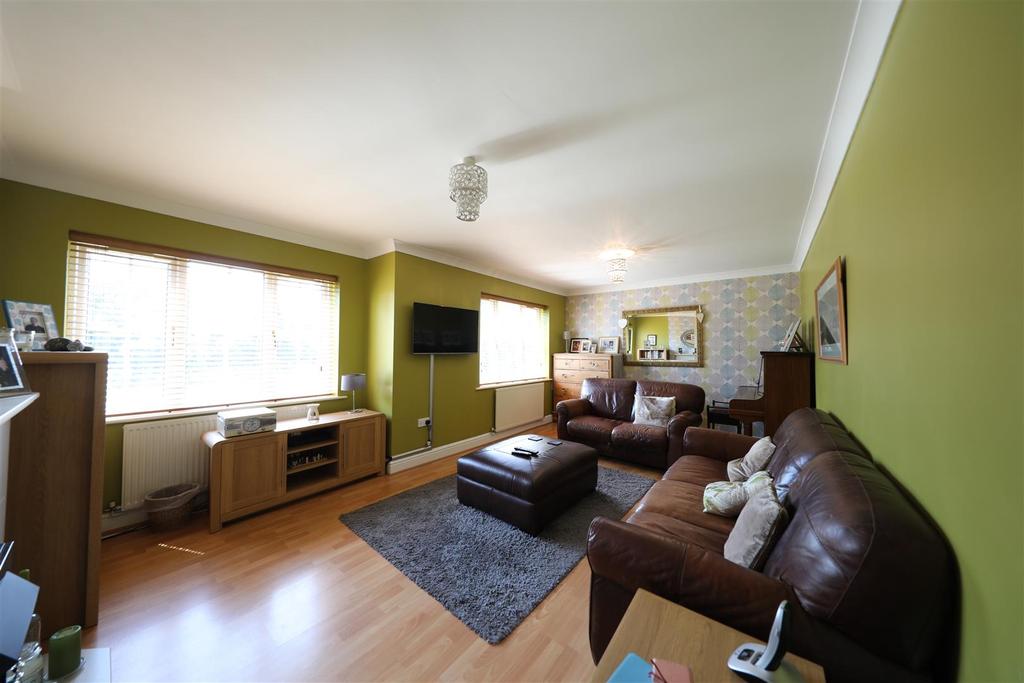 Clear View Close, Hull 4 bed detached house £325,000