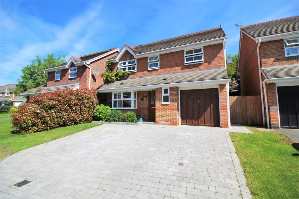 Moss Mead, Chippenham 4 bed detached house £410,000