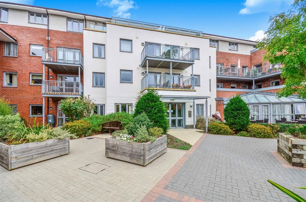 Catherine Court, Sopwith Road, Eastleigh 1 bed apartment - £110,000